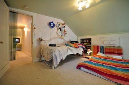 Enlarge photo 46