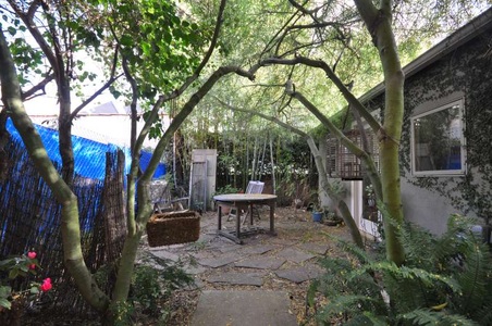 Enlarge photo 68