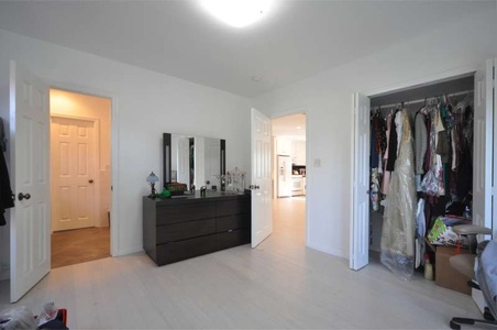 Enlarge photo 29