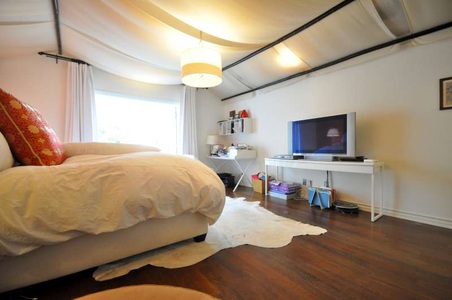 Enlarge photo 31