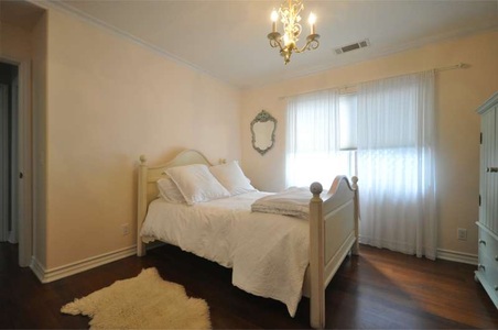 Enlarge photo 44
