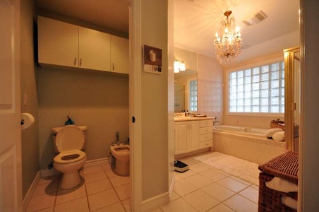 Enlarge photo 46