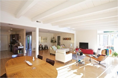 Enlarge photo 18