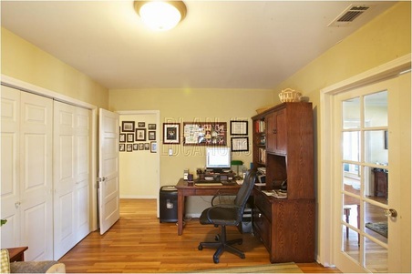 Enlarge photo 16