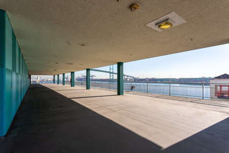 Enlarge photo 54