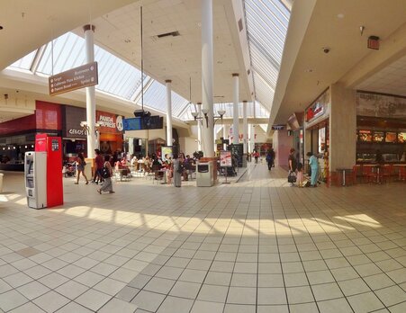 RTR #8171 (Lakewood Mall)