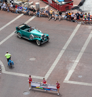 Enlarge photo 70