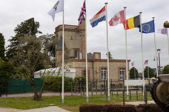 Enlarge photo 25