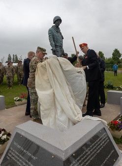 Enlarge photo 143