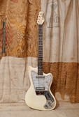 Coral Wasp Bass 1968 White 