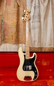 Fender Precision Bass 1976 White 2