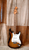Fender Stratocaster 1975 Sunburst 2