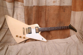 Gibson Explorer 1976 White