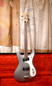 Mosrite Ventures Bass 1972 Silver