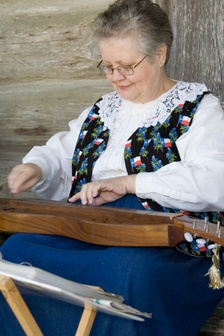 Tx_Independence_HistoricalBldgs_People