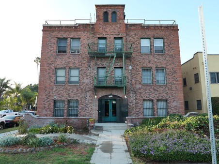 Roberts Apartment Building